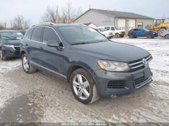 VOLKSWAGEN TOUAREG VR6 LUX