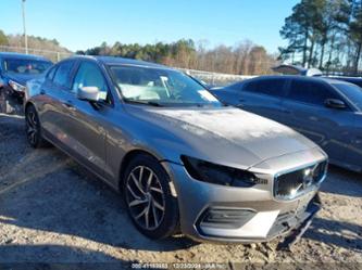 VOLVO S60 T6 MOMENTUM