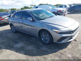 HYUNDAI ELANTRA BLUE