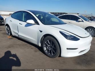 TESLA MODEL 3 REAR-WHEEL DRIVE