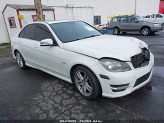 MERCEDES-BENZ C-CLASS LUXURY/SPORT