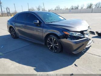 TOYOTA CAMRY SE