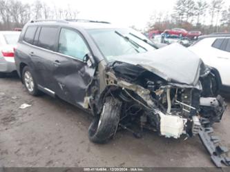 TOYOTA HIGHLANDER SE V6