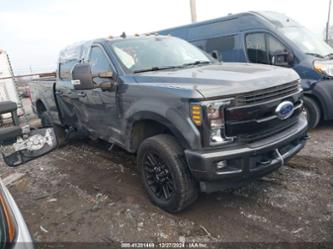 FORD F-250 LARIAT