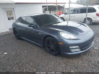 PORSCHE PANAMERA 4