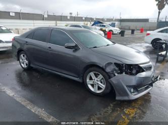 TOYOTA CAMRY SE