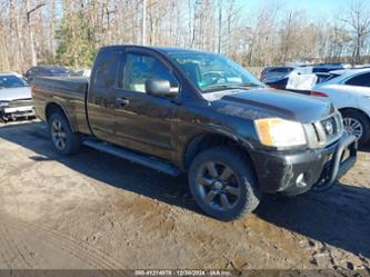 NISSAN TITAN SV