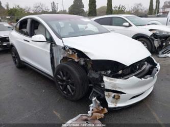 TESLA MODEL X DUAL MOTOR ALL-WHEEL DRIVE/STANDARD RANGE