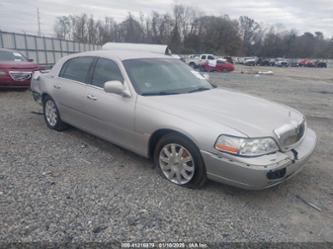 LINCOLN TOWN CAR SIGNATURE LIMITED