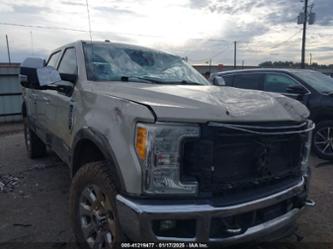 FORD F-250 LARIAT