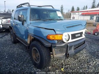 TOYOTA FJ CRUISER