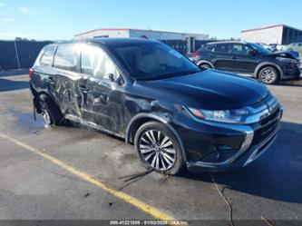 MITSUBISHI OUTLANDER SE