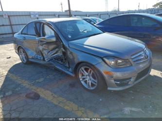 MERCEDES-BENZ C-CLASS LUXURY/SPORT