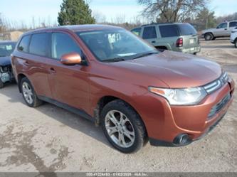 MITSUBISHI OUTLANDER SE