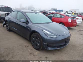 TESLA MODEL 3 REAR-WHEEL DRIVE