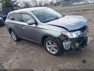 MITSUBISHI OUTLANDER SE