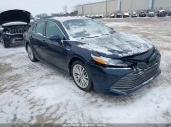 TOYOTA CAMRY HYBRID XLE