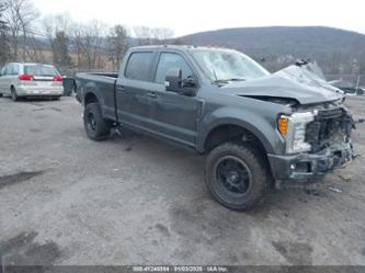 FORD F-250 LARIAT