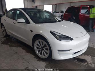 TESLA MODEL 3 REAR-WHEEL DRIVE