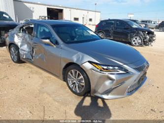 LEXUS ES 300H ULTRA LUXURY