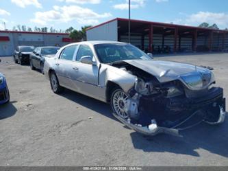 LINCOLN TOWN CAR SIGNATURE LIMITED