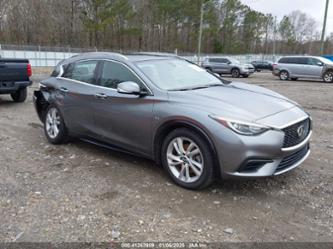 INFINITI QX30 LUXE