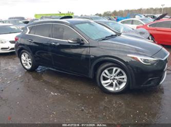 INFINITI QX30 LUXE