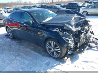 INFINITI Q50 3.0T LUXE/3.0T SPORT