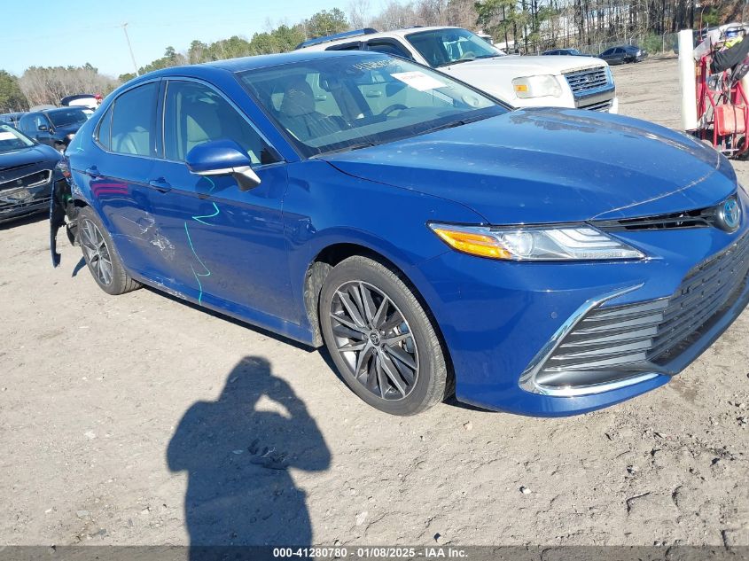 TOYOTA CAMRY HYBRID XLE