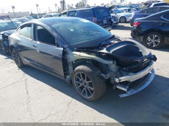 TESLA MODEL 3 REAR-WHEEL DRIVE