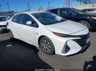 TOYOTA PRIUS PRIME LE