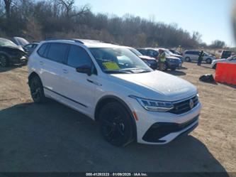 VOLKSWAGEN TIGUAN 2.0T SE R-LINE BLACK