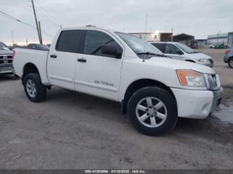 NISSAN TITAN SE