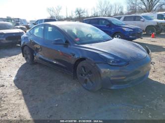 TESLA MODEL 3 REAR-WHEEL DRIVE