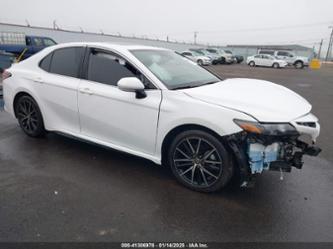 TOYOTA CAMRY SE AWD