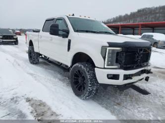 FORD F-250 LARIAT