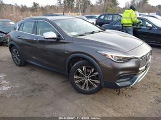 INFINITI QX30 PREMIUM