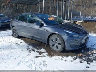 TESLA MODEL 3 REAR-WHEEL DRIVE