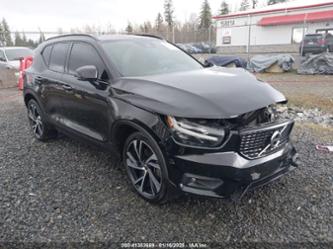 VOLVO XC40 T5 R-DESIGN