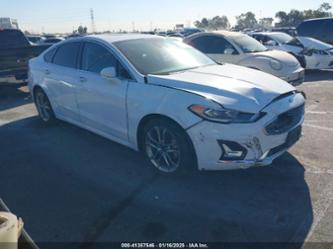 FORD FUSION HYBRID TITANIUM