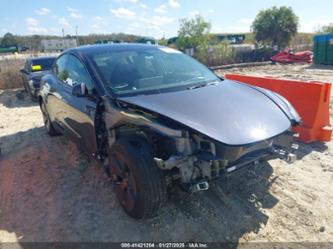 TESLA MODEL 3 REAR-WHEEL DRIVE