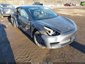 TESLA MODEL 3 REAR-WHEEL DRIVE